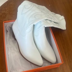 White cowboy boots women’s 11
